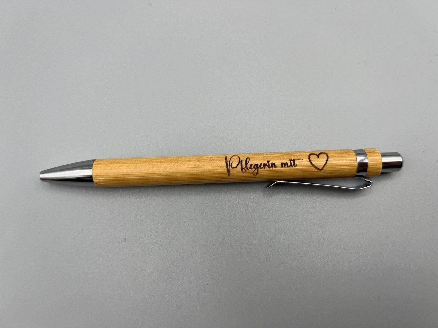 Kugelschreiber aus Bambusholz Personalisiert, Personalisierbar mit Namen oder Wunschbeschriftung