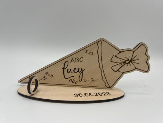 Geldgeschenk zur Einschulung aus Holz, Schultüte mit Wunschname, individueller Aufsteller, alternative Geschenkidee zur Einschulung, Schule