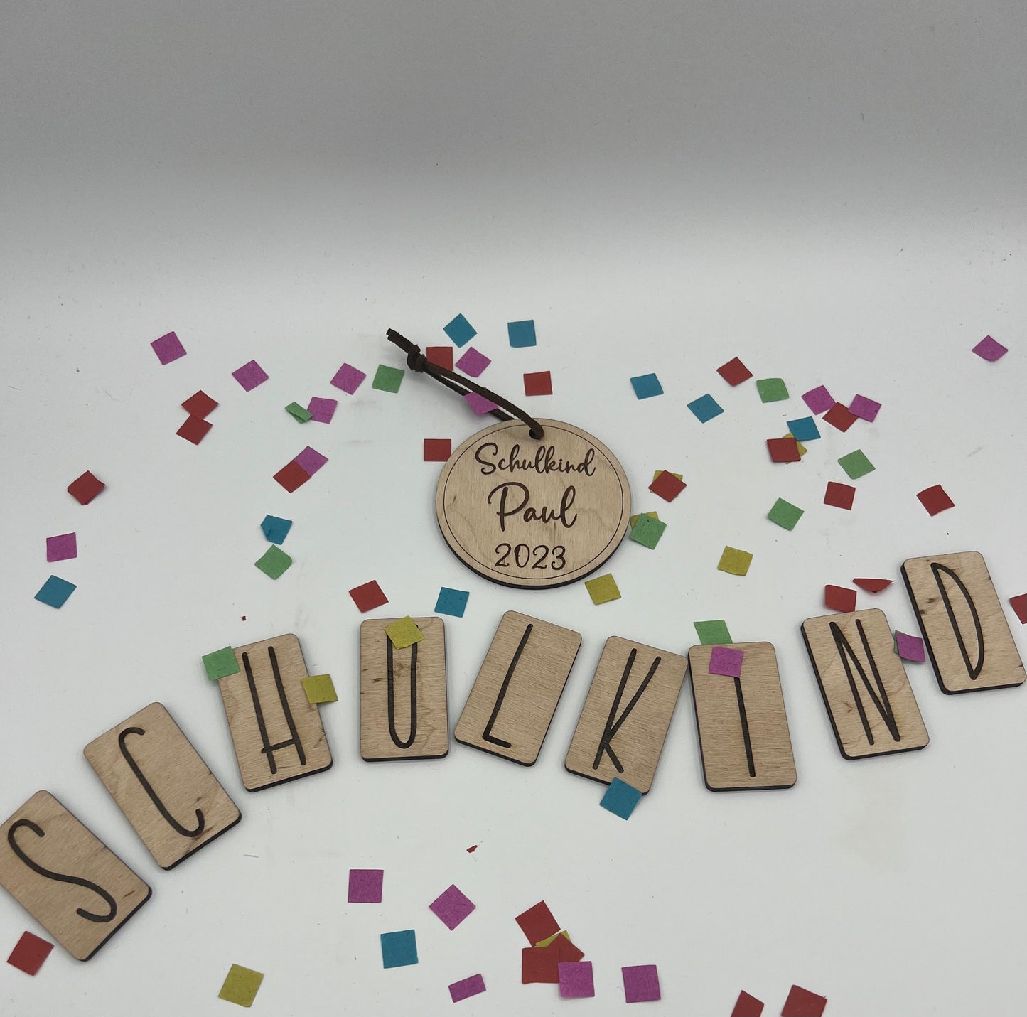 Anhänger Holz Schultüte / Schulanfang / personalisiert