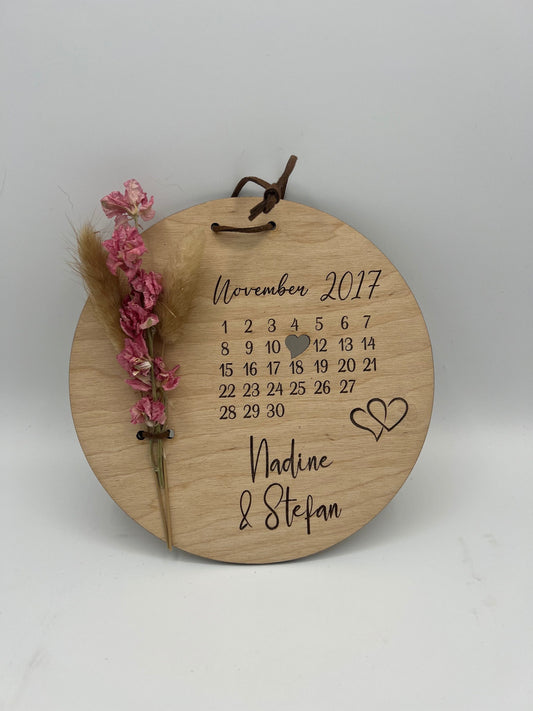 Hochzeitsgeschenk, Personalisierte Holzscheibe mit Namen und Kalenderblatt, Geschenk für das Brautpaar, individuell gestaltet, Geldgeschenk