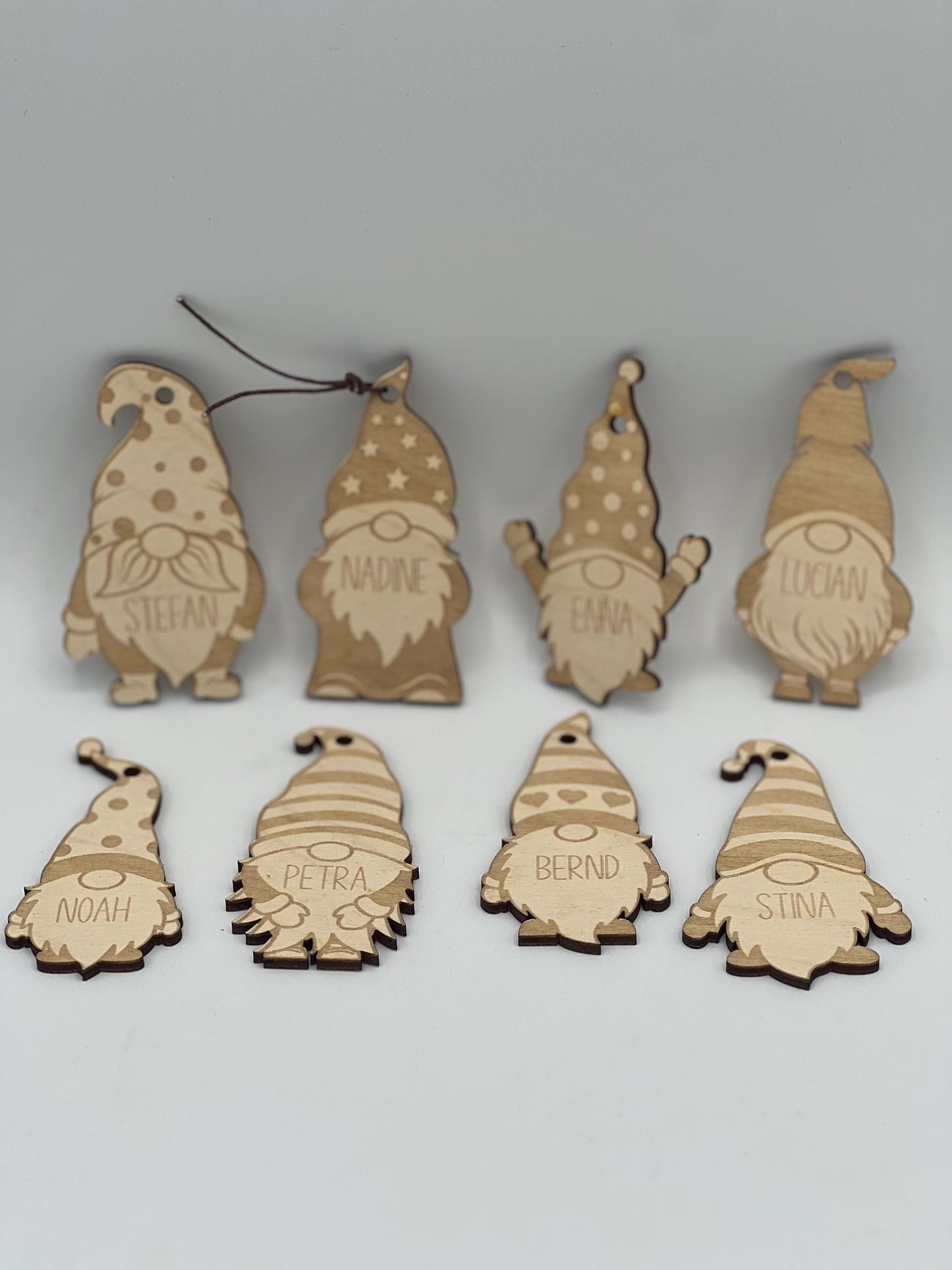 Weihnachtswichtel zum anhängen aus Holz / Personalisierte Wichtel / Geschenkanhänger / Weihnachtsbaum / Weihnachtsgeschenk / Weihnachtsdeko