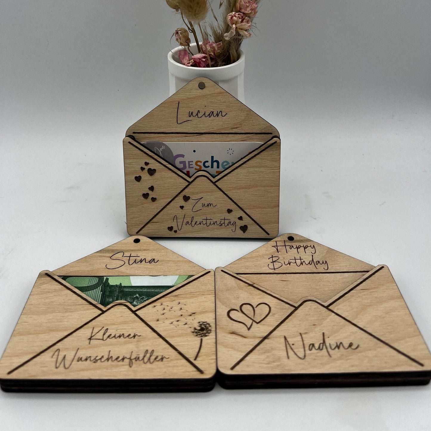 Kleiner Briefumschlag aus Holz, zum verschenken von Geld oder Gutscheinen, als Alternative zum Klassischen Umschlag, auf Wunsch auch Personalisiert mit Namen