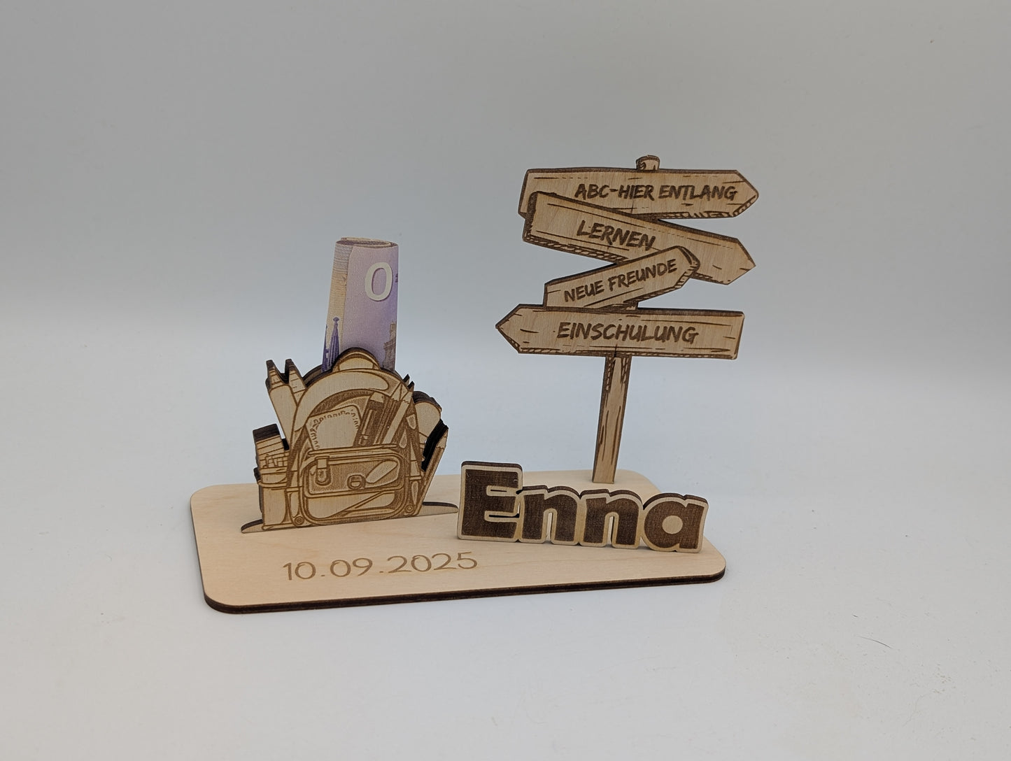 Geldgeschenk zur Einschulung aus Holz – personalisiert & handgefertigt
