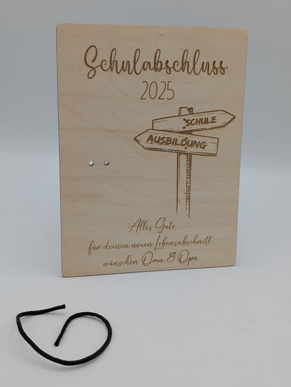Personalisierte Holz-Geschenkkarte zum Schulabschluss – Kreatives Geldgeschenk aus Birkenholz