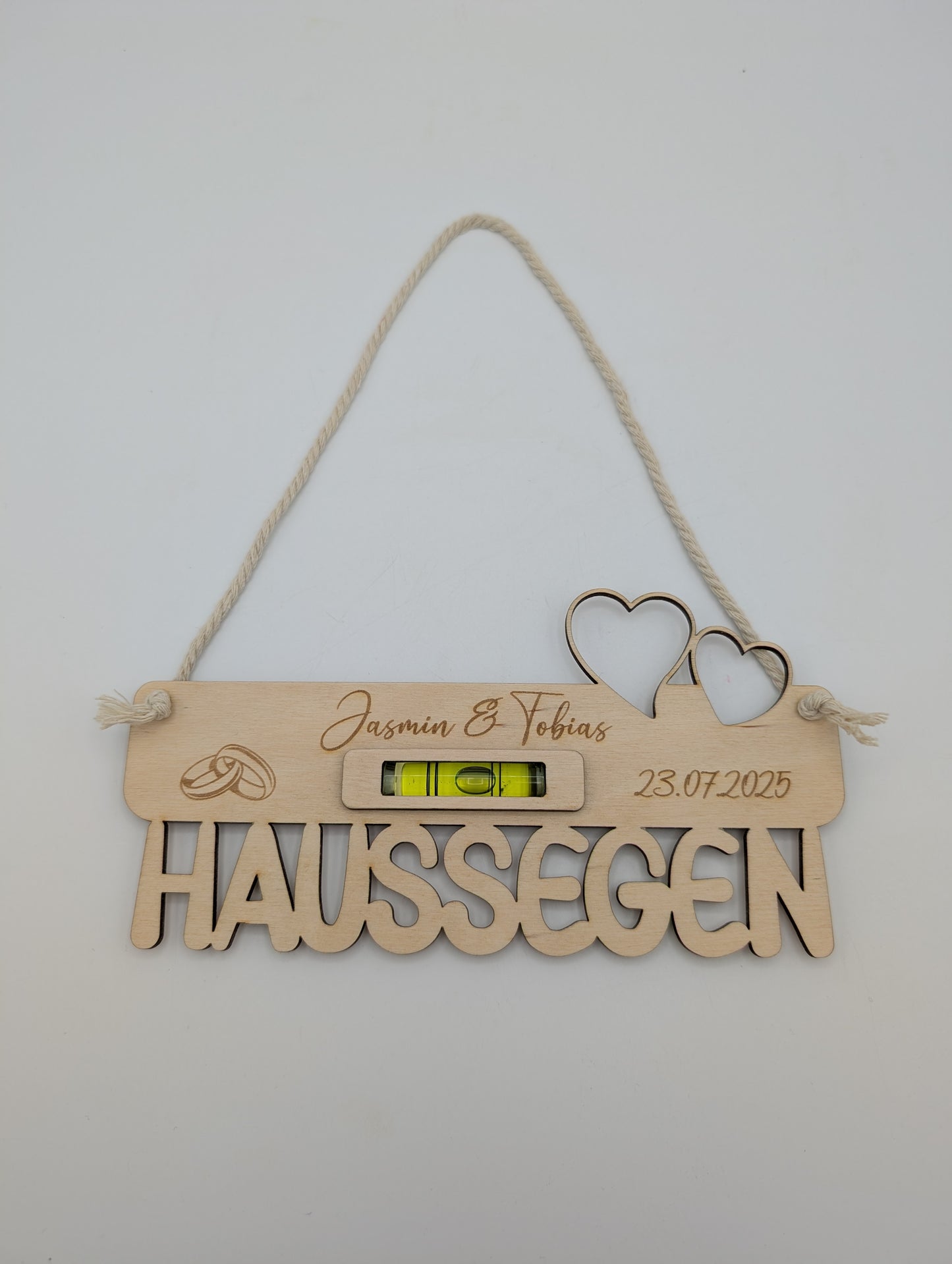 Bénédiction de maison personnalisée en bois – avec libellule en guise de niveau à bulle