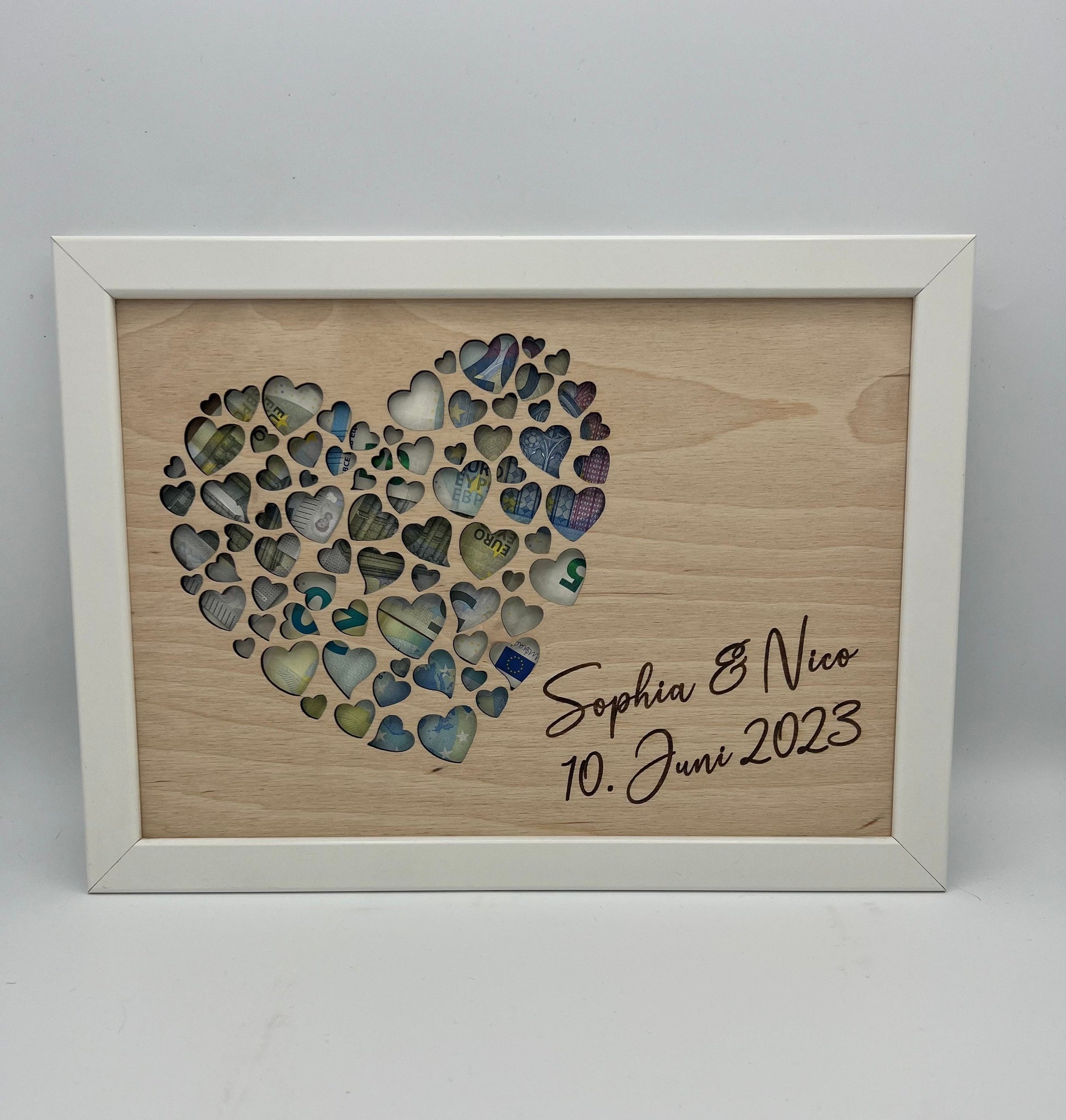 Geldgeschenk im Bilderrahmen zur Hochzeit &quot;Herz-Motiv&quot;, Größe wahlweiße 13x18cm, 21x30cm. Bilderrahmen Schwarz oder Weiß. Geld verschenken von Herzen