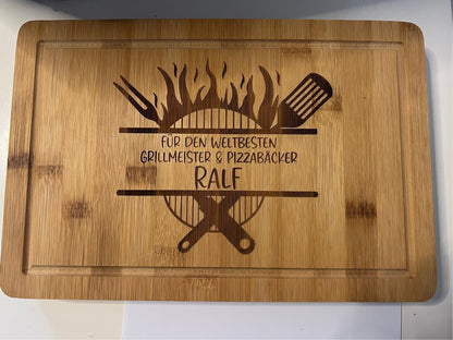 Grillbrett mit Namensgravur 20x30cm /Hochwertig gearbeitetes Schneidebrett aus Bambus, Personalisierbar, Vatertag, Muttertag/ Grillmeister