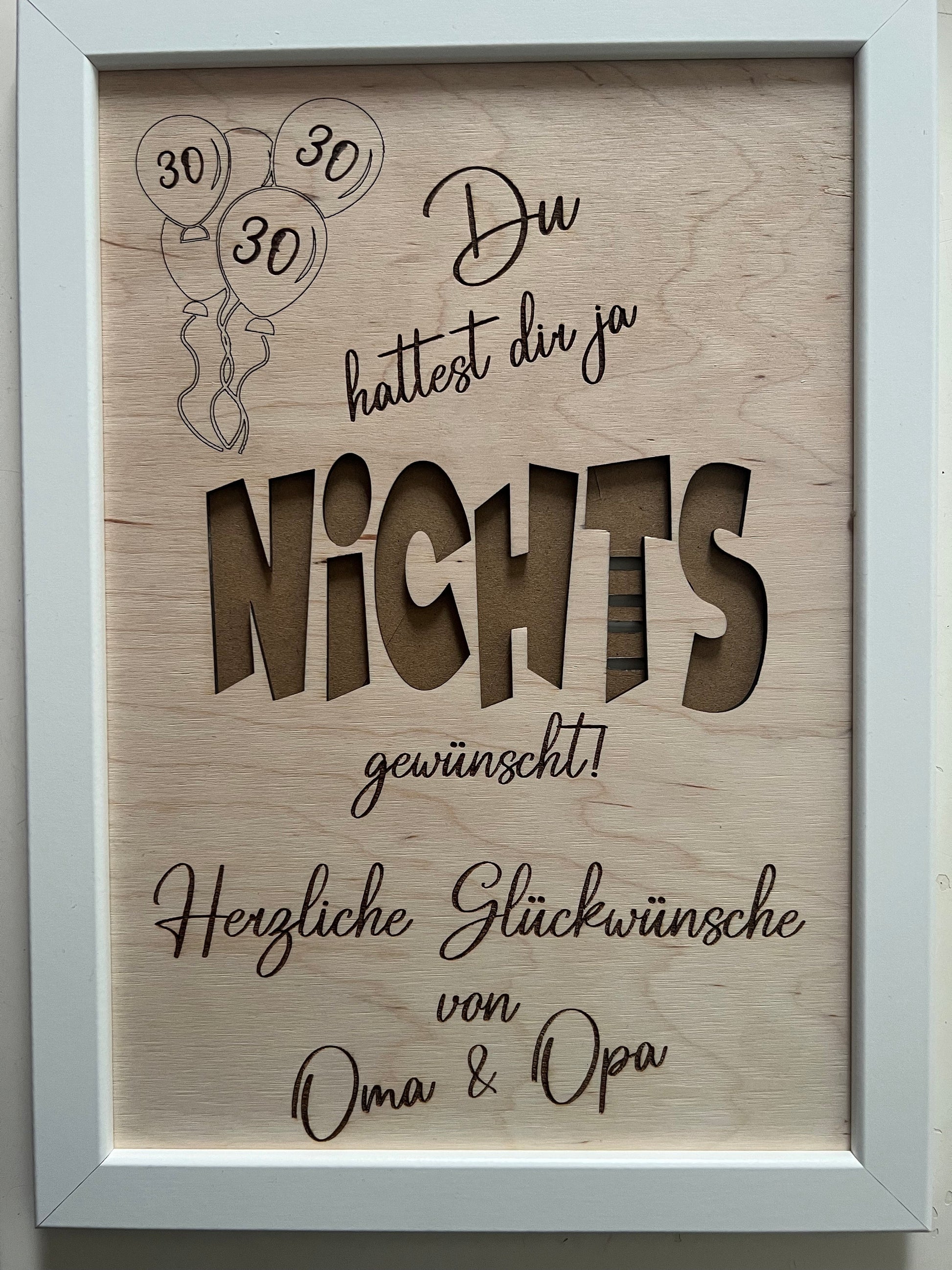 Humorvolles Geschenk im Bilderrahmen: &#39;NICHTS&#39; oder &#39;NIX&#39; als kreatives Geldgeschenk oder Gutscheinhalter. Personalisiert mit Namen oder Datum, erhältlich in 13x18 cm oder 21x30 cm