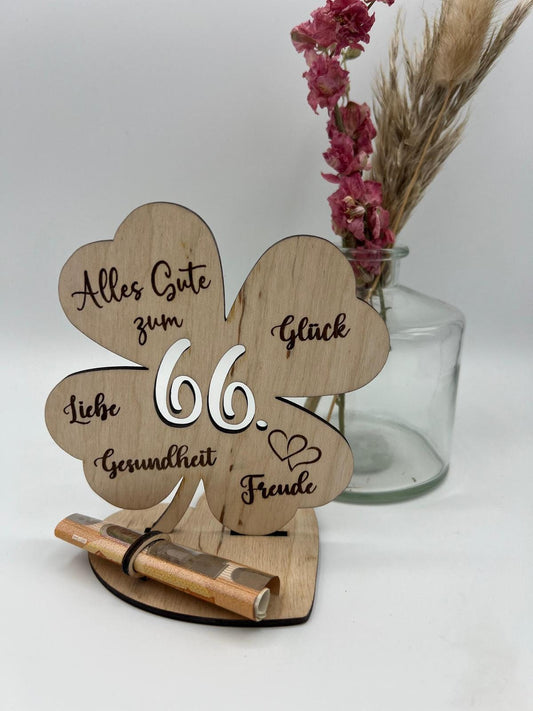 Geldgeschenk Kleeblatt Holz 66. Geburtstag, 12,5cm oder 18,0cm, Geldgeschenk auf Wunsch mit Namensgravur
