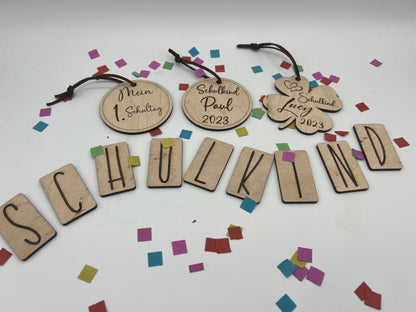 Anhänger Holz Schultüte / Schulanfang / personalisiert