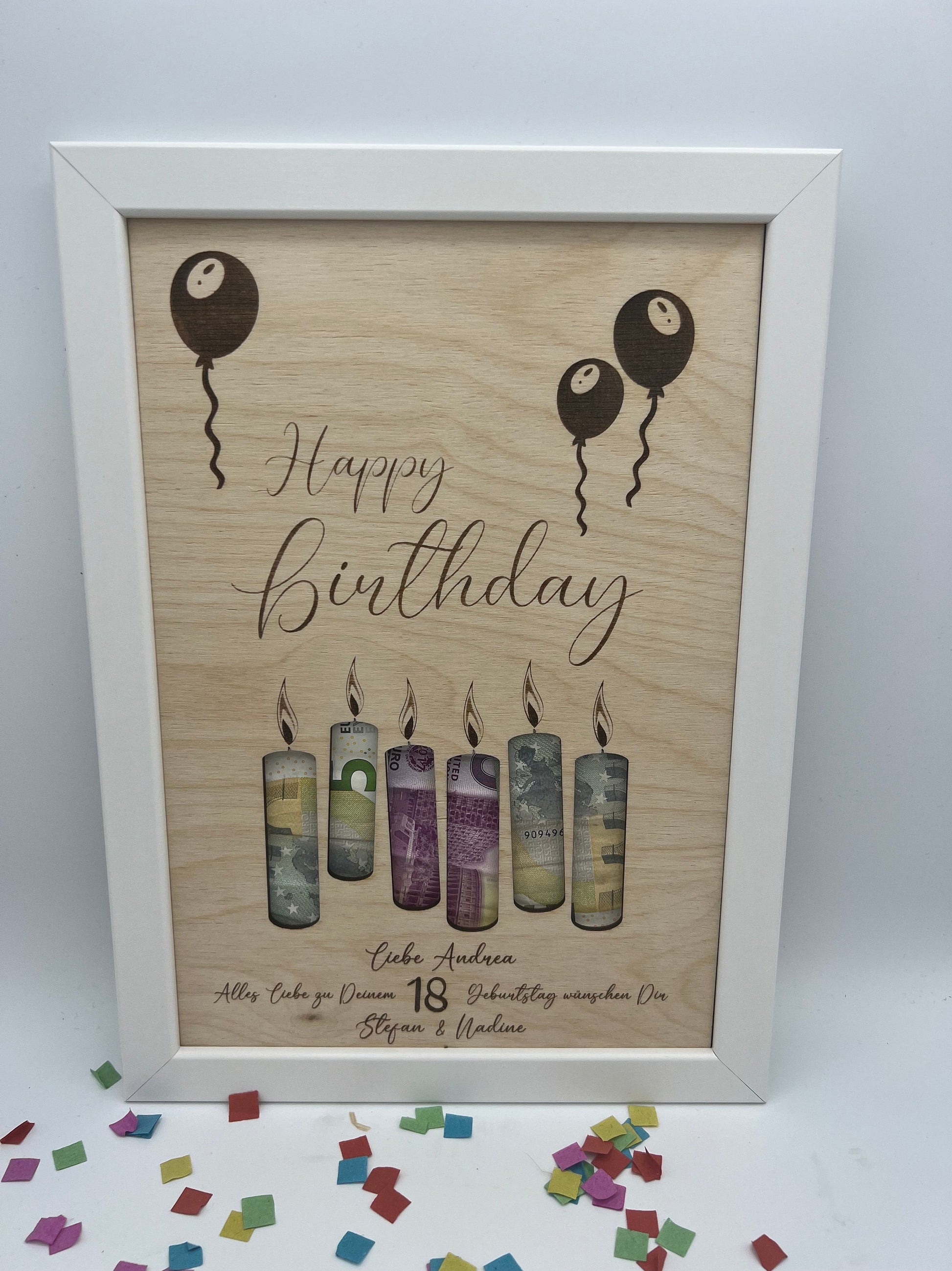 Personalisiertes Geldgeschenk zum Geburtstag, Motiv Luftballons mit Happy Birthday, Name vom Geburtstagkind & der Wünschenden sowie das Geburtstagsjahr können Graviert werden.