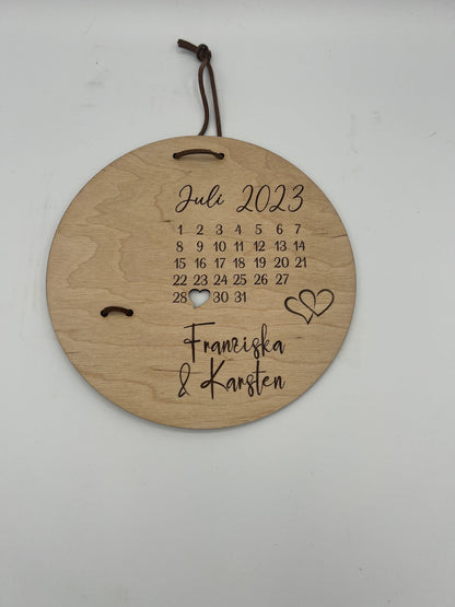 Hochzeitsgeschenk, Personalisierte Holzscheibe mit Namen und Kalenderblatt, Geschenk für das Brautpaar, individuell gestaltet, Geldgeschenk