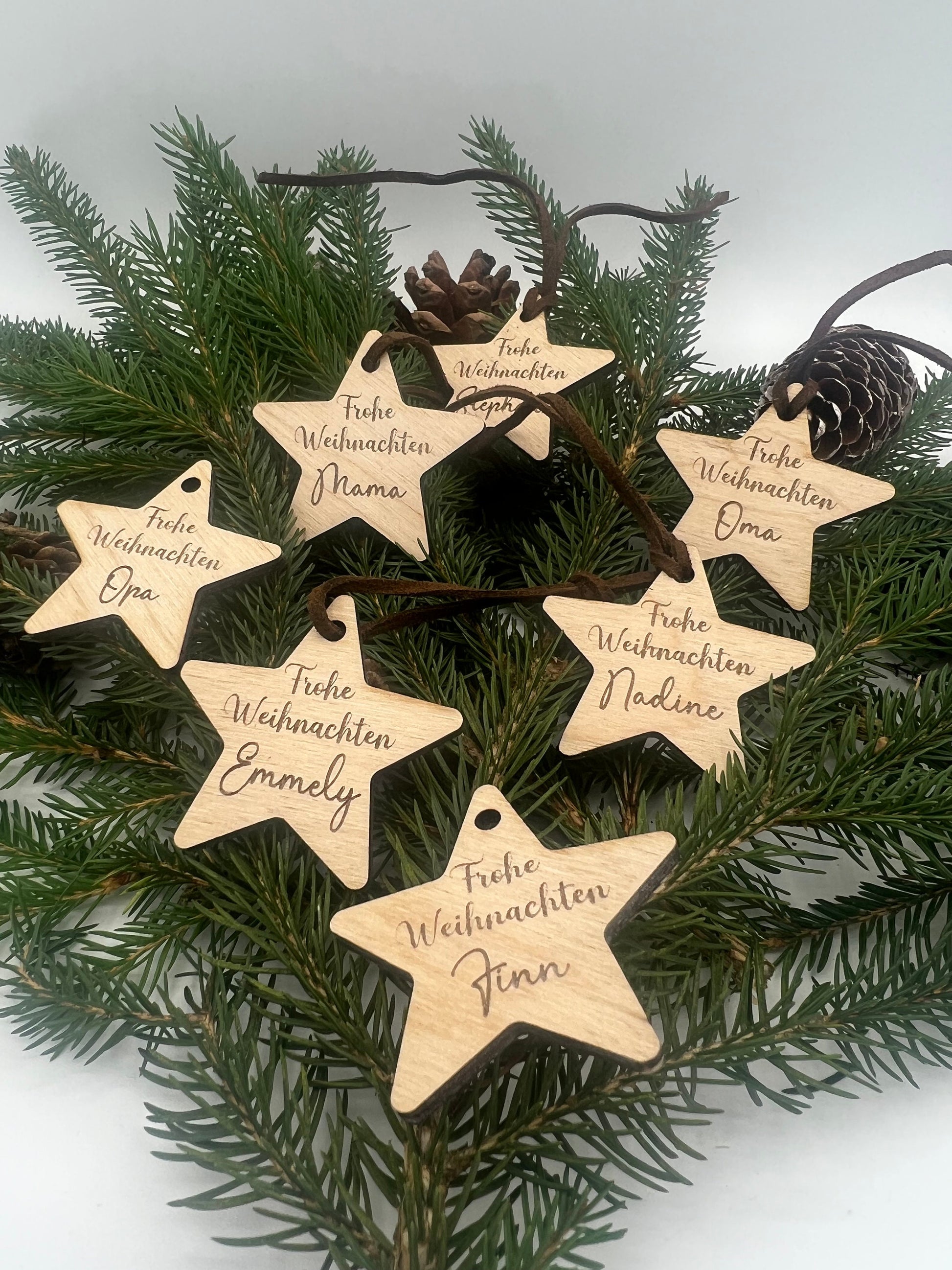 Stern Geschenkanhänger aus Holz, Personalisierbar mit Namen, Weihnachtsgeschenk, Tannenbaum, Schmuck