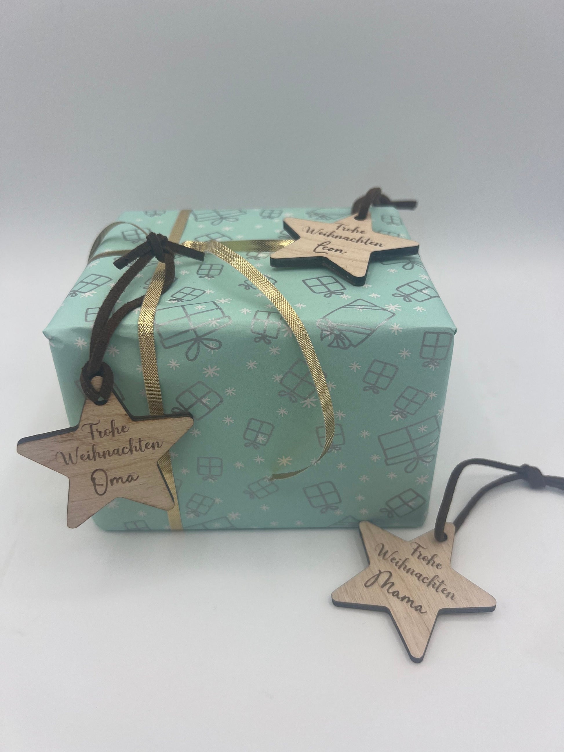Stern Geschenkanhänger aus Holz, Personalisierbar mit Namen, Weihnachtsgeschenk, Tannenbaum, Schmuck