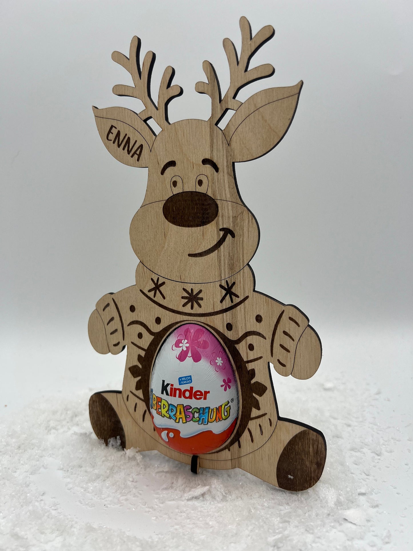 Rentier Aufsteller aus Birken Sperrholz, in die Öffnung passt ein Ü-ei. Eine schöne Geschenkidee für Kinder.