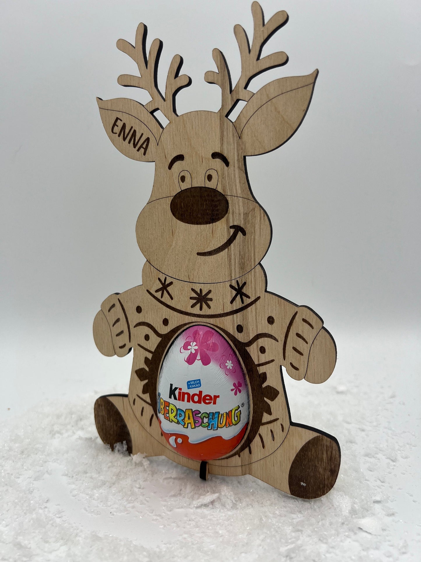 Rentier Aufsteller aus Birken Sperrholz, in die Öffnung passt ein Ü-ei. Eine schöne Geschenkidee für Kinder.