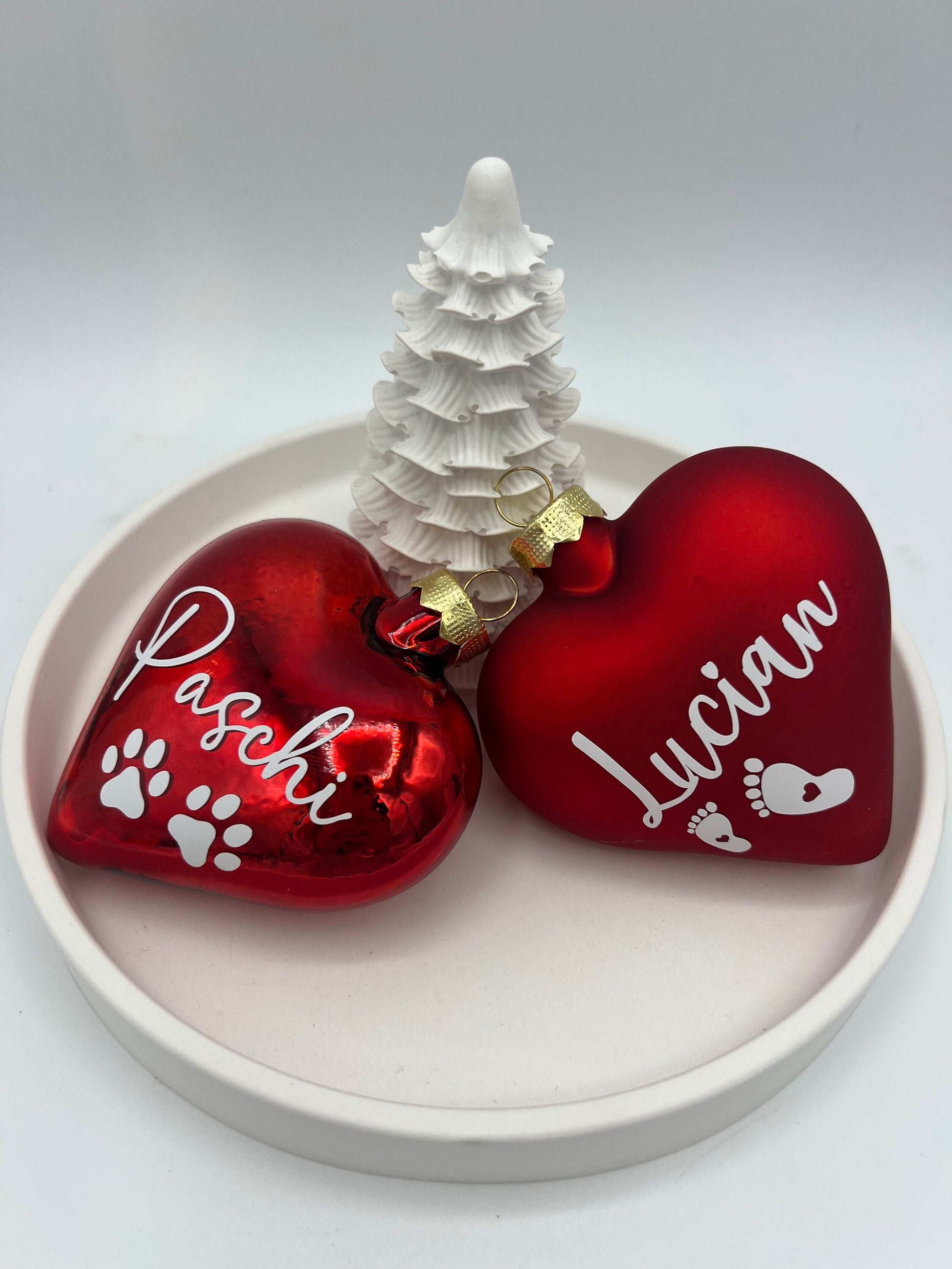 Weihnachtskugel in Herzform aus Glas, 8cm, Personalisierter Weihnachtsschmuck, Tischdekoration, Christbaumschmuck oder Gastgeschenk