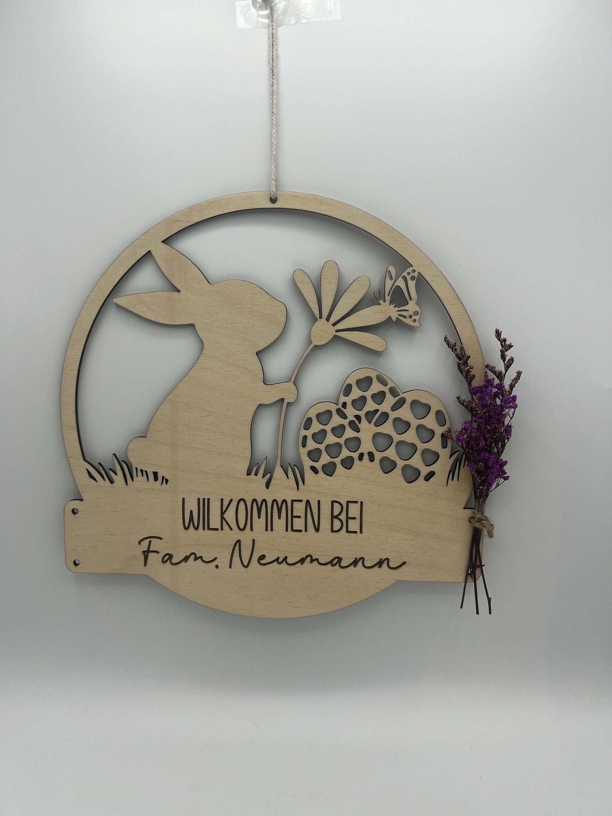 Tür Kranz / Deko Türschild /Oster Dekoration / Familien Tür Kranz / Holzring zum anhängen/ Fenster Dekoration / Hase / Ostern / Frühling