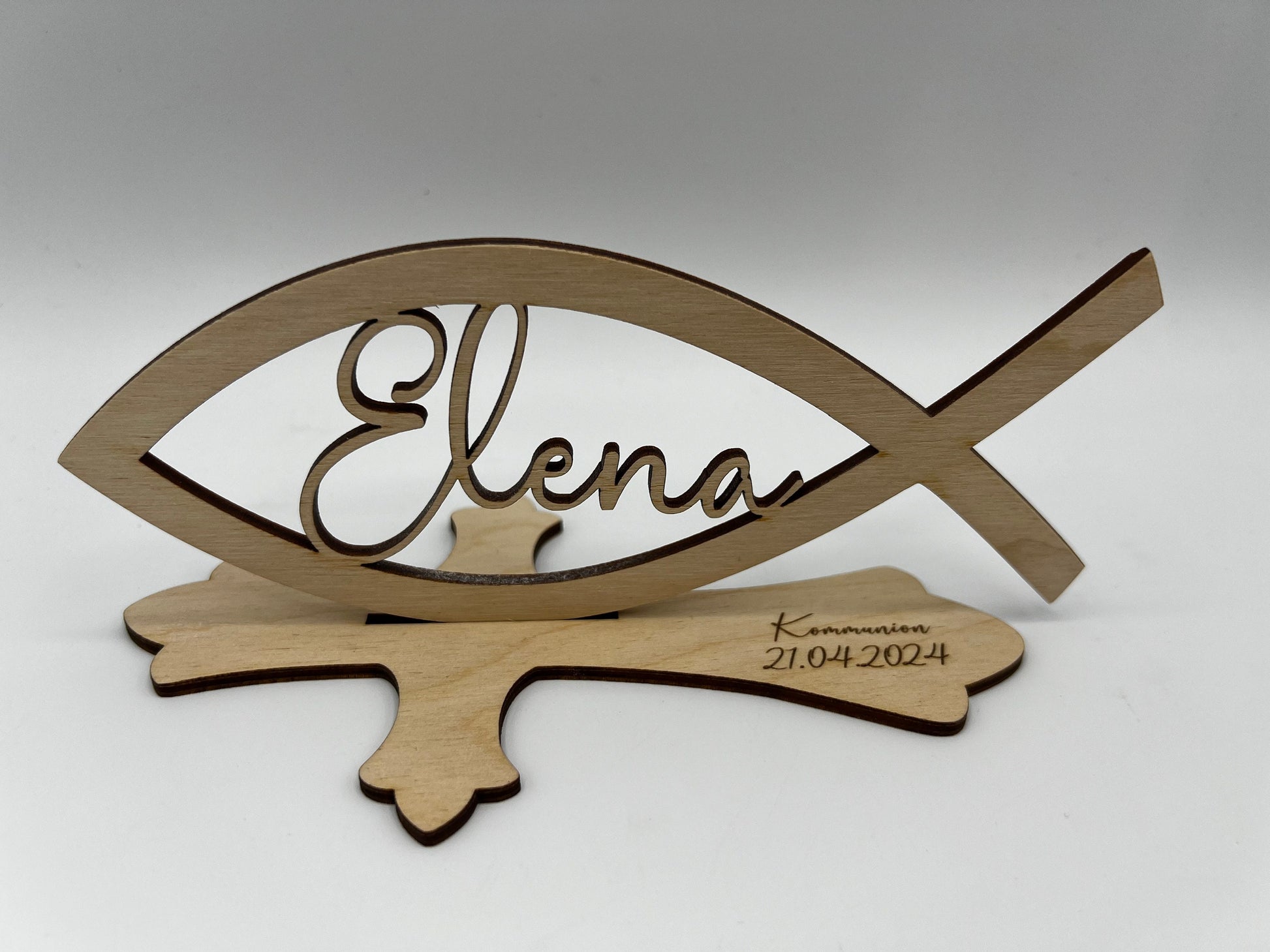 Tischdekoration zur Konfirmation aus Holz, Taufdeko , Fisch mit Wunschname inkl. Gravur aus Holz, Kommunion, Taufe, Jugendweihe,