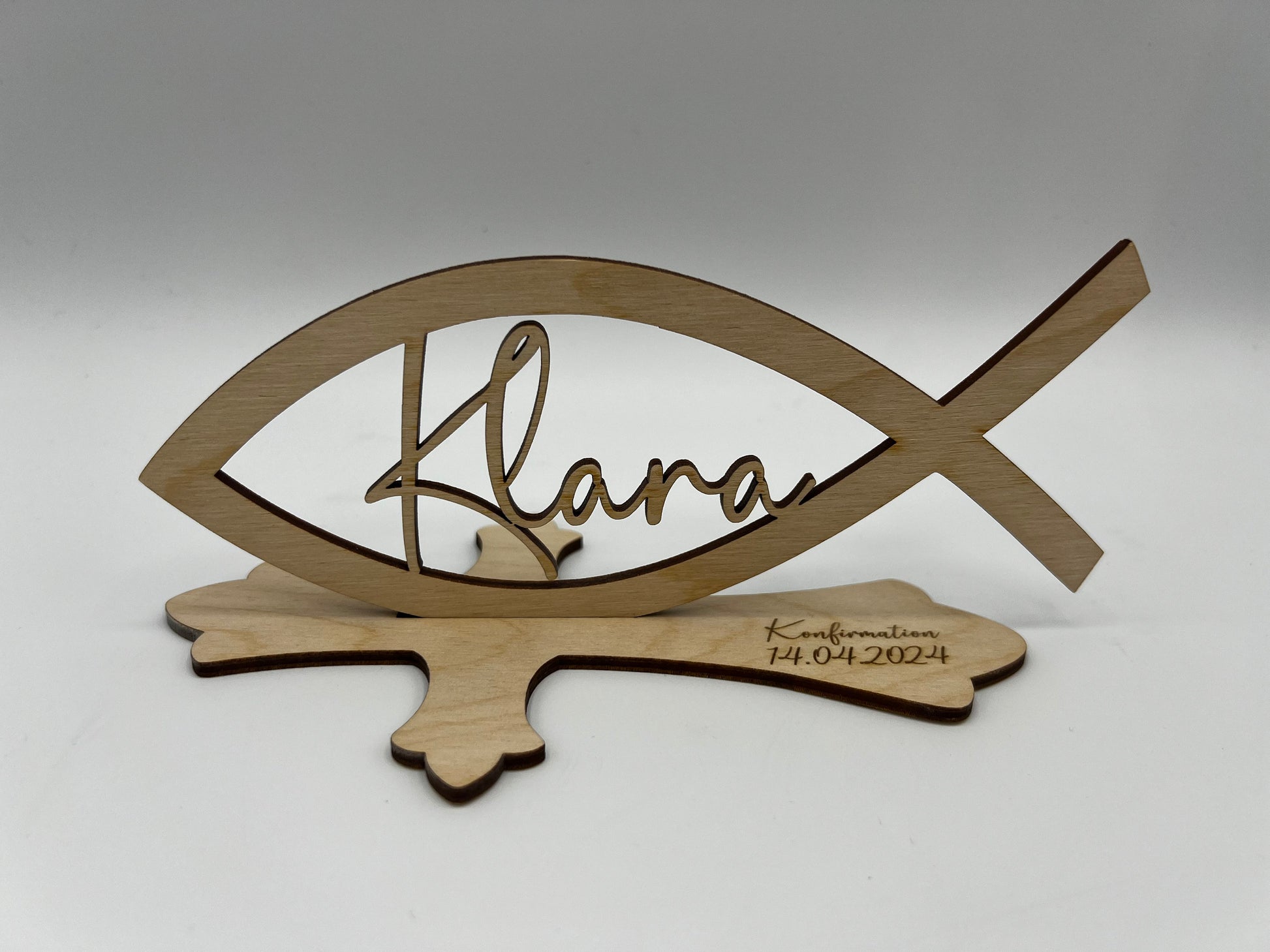 Tischdekoration zur Konfirmation aus Holz, Taufdeko , Fisch mit Wunschname inkl. Gravur aus Holz, Kommunion, Taufe, Jugendweihe,