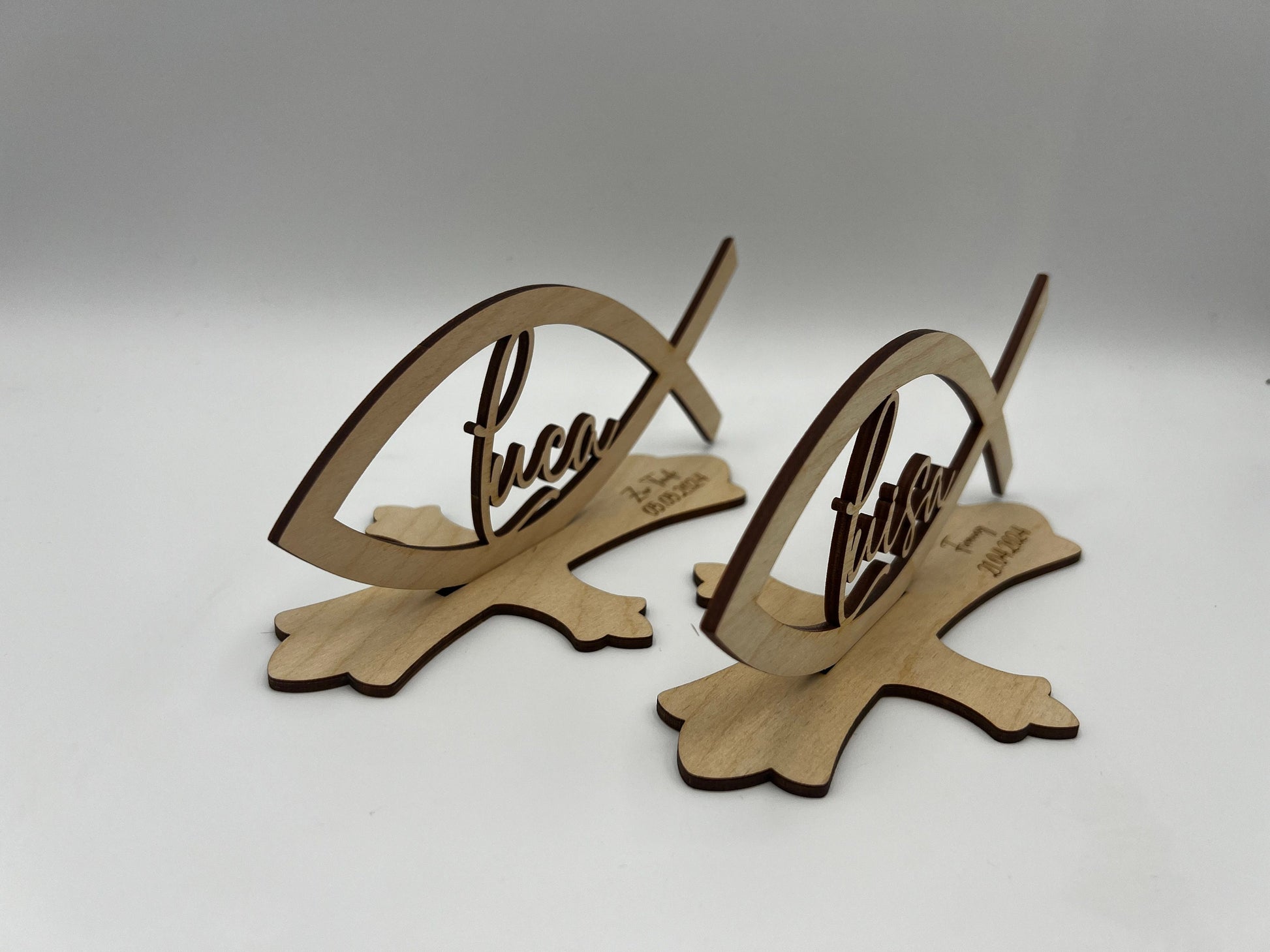 Tischdekoration zur Konfirmation aus Holz, Taufdeko , Fisch mit Wunschname inkl. Gravur aus Holz, Kommunion, Taufe, Jugendweihe,