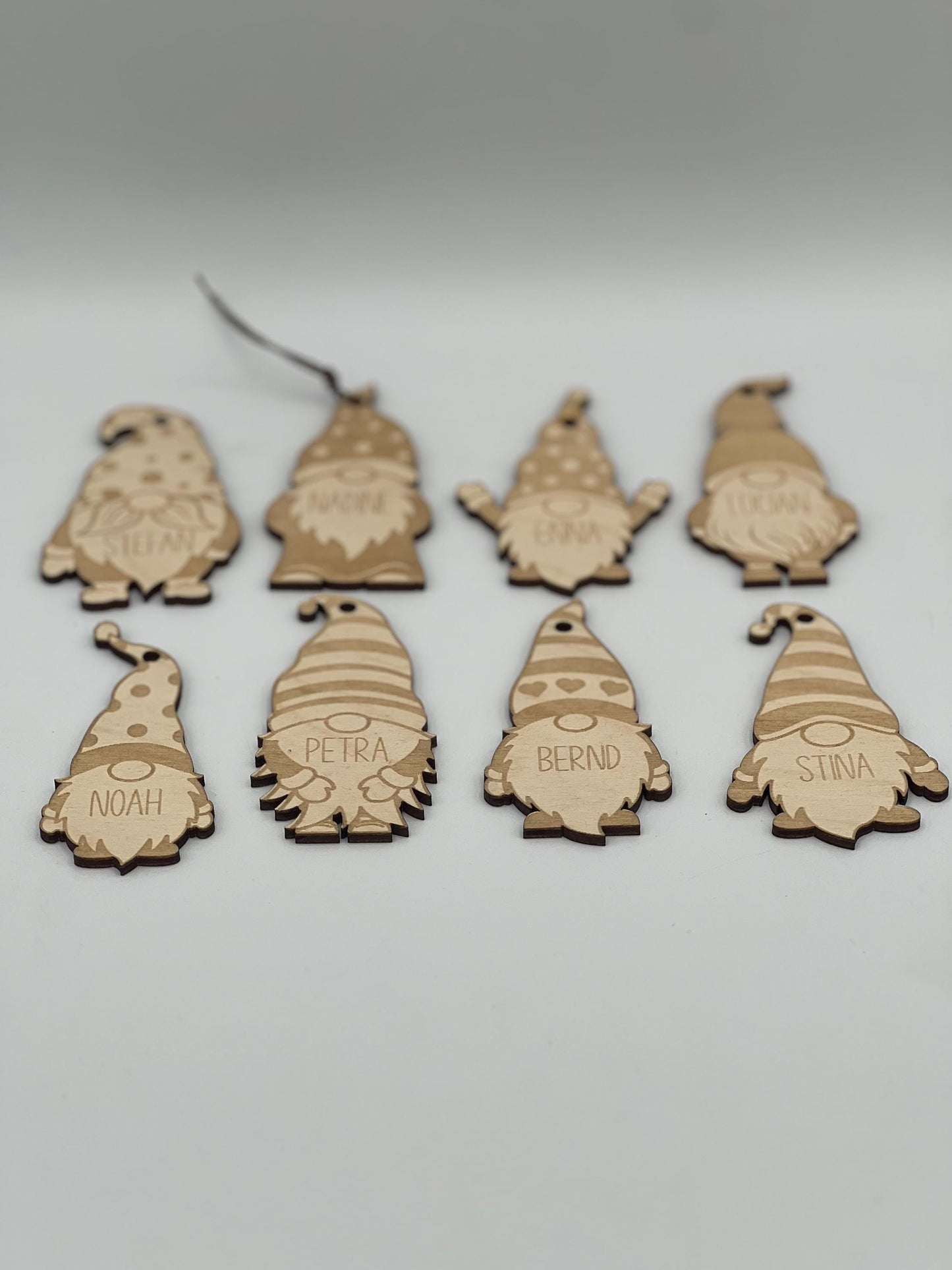 Weihnachtswichtel zum anhängen aus Holz / Personalisierte Wichtel / Geschenkanhänger / Weihnachtsbaum / Weihnachtsgeschenk / Weihnachtsdeko