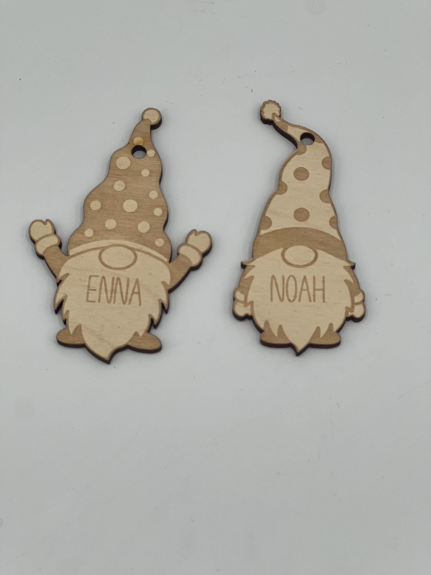 Weihnachtswichtel zum anhängen aus Holz / Personalisierte Wichtel / Geschenkanhänger / Weihnachtsbaum / Weihnachtsgeschenk / Weihnachtsdeko