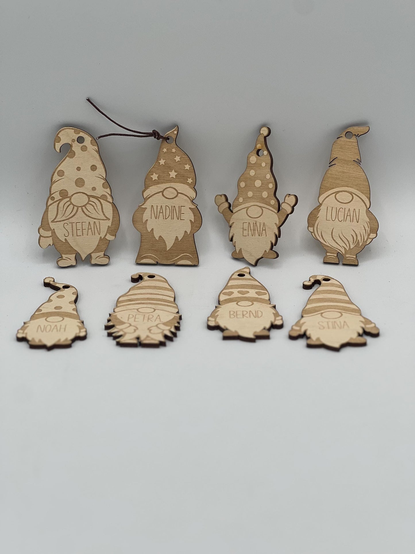 Weihnachtswichtel zum anhängen aus Holz / Personalisierte Wichtel / Geschenkanhänger / Weihnachtsbaum / Weihnachtsgeschenk / Weihnachtsdeko