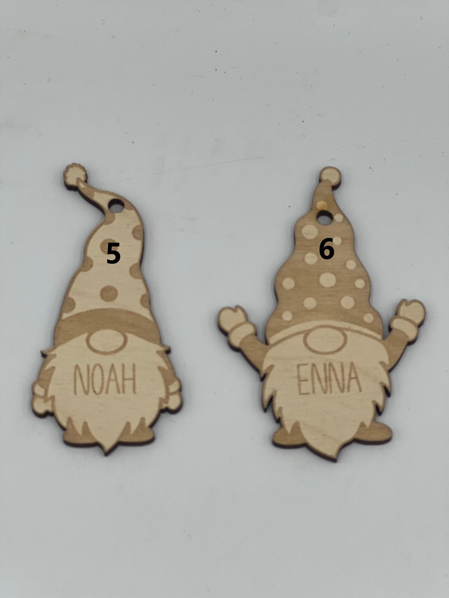 Weihnachtswichtel zum anhängen aus Holz / Personalisierte Wichtel / Geschenkanhänger / Weihnachtsbaum / Weihnachtsgeschenk / Weihnachtsdeko