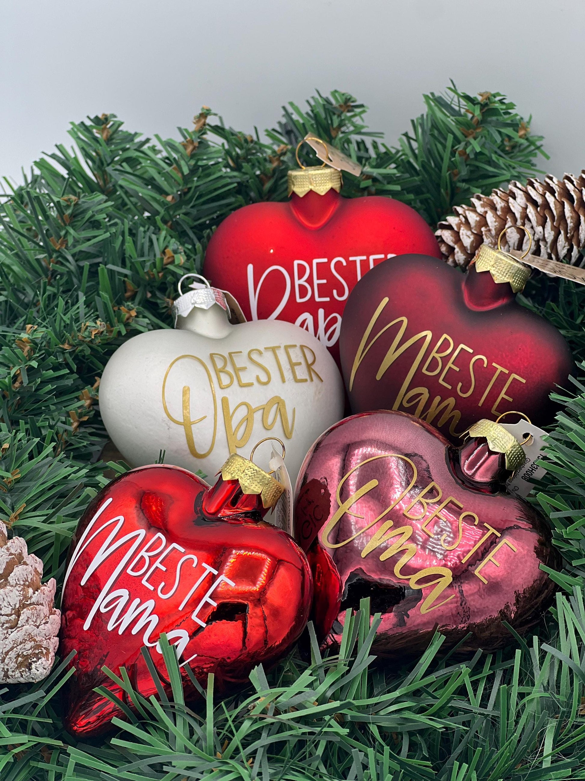 Weihnachtskugel in Herzform aus Glas, 8cm, Personalisierter Weihnachtsschmuck, Tischdekoration, Christbaumschmuck oder Gastgeschenk