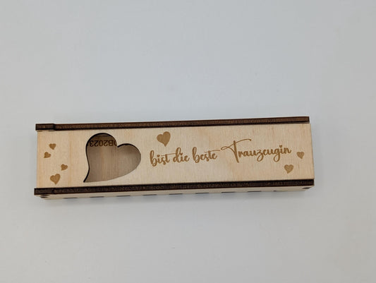 Zur Hochzeit "Du bist die beste Trauzeugin" – Liebevolle Duplobox aus Holz für einen Lieben Menschen