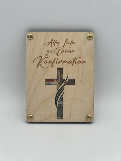 Geldgeschenk aus Holz, Geschenkkarte zur Konfirmation, zum zwischenlegen von Geld wodurch das ausgeschnittene Kreuz bunt erscheint.