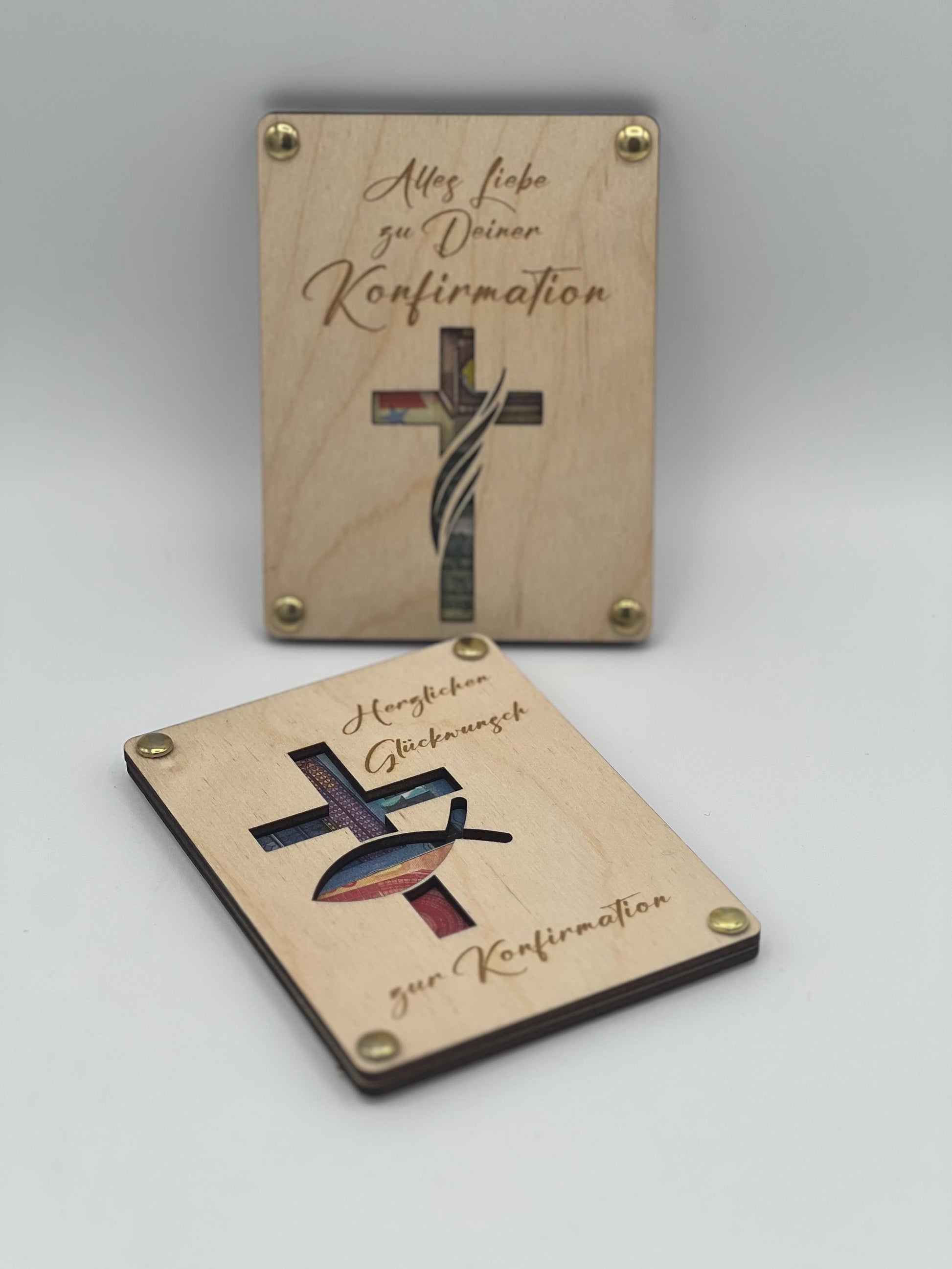Geldgeschenk aus Holz, Geschenkkarte zur Konfirmation, zum zwischenlegen von Geld wodurch das ausgeschnittene Kreuz bunt erscheint.