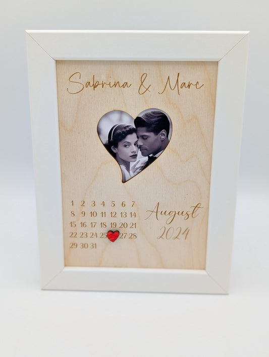 Hochzeitsgeschenk im Bilderrahmen, Brautpaar im Herzausschnitt als Geschenk zur Hochzeit, Schöne Erinnerung zum Hochzeitstag