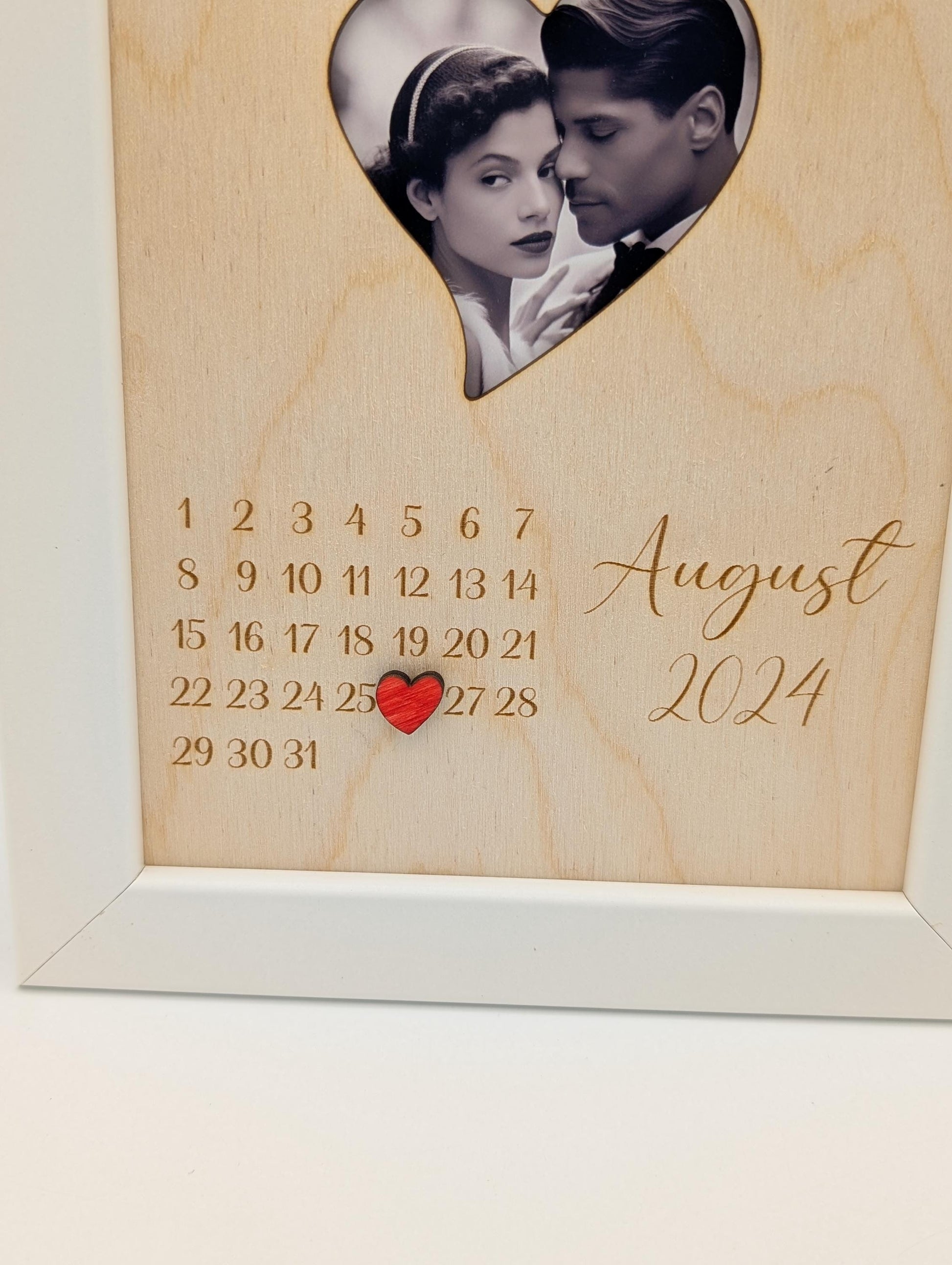 Hochzeitsgeschenk im Bilderrahmen, Brautpaar im Herzausschnitt als Geschenk zur Hochzeit, Schöne Erinnerung zum Hochzeitstag