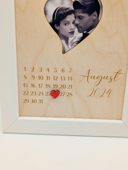 Hochzeitsgeschenk im Bilderrahmen, Brautpaar im Herzausschnitt als Geschenk zur Hochzeit, Schöne Erinnerung zum Hochzeitstag