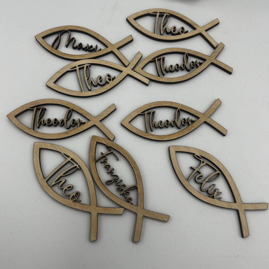Streudeko zur Konfirmation, Fische aus Holz mit Namen