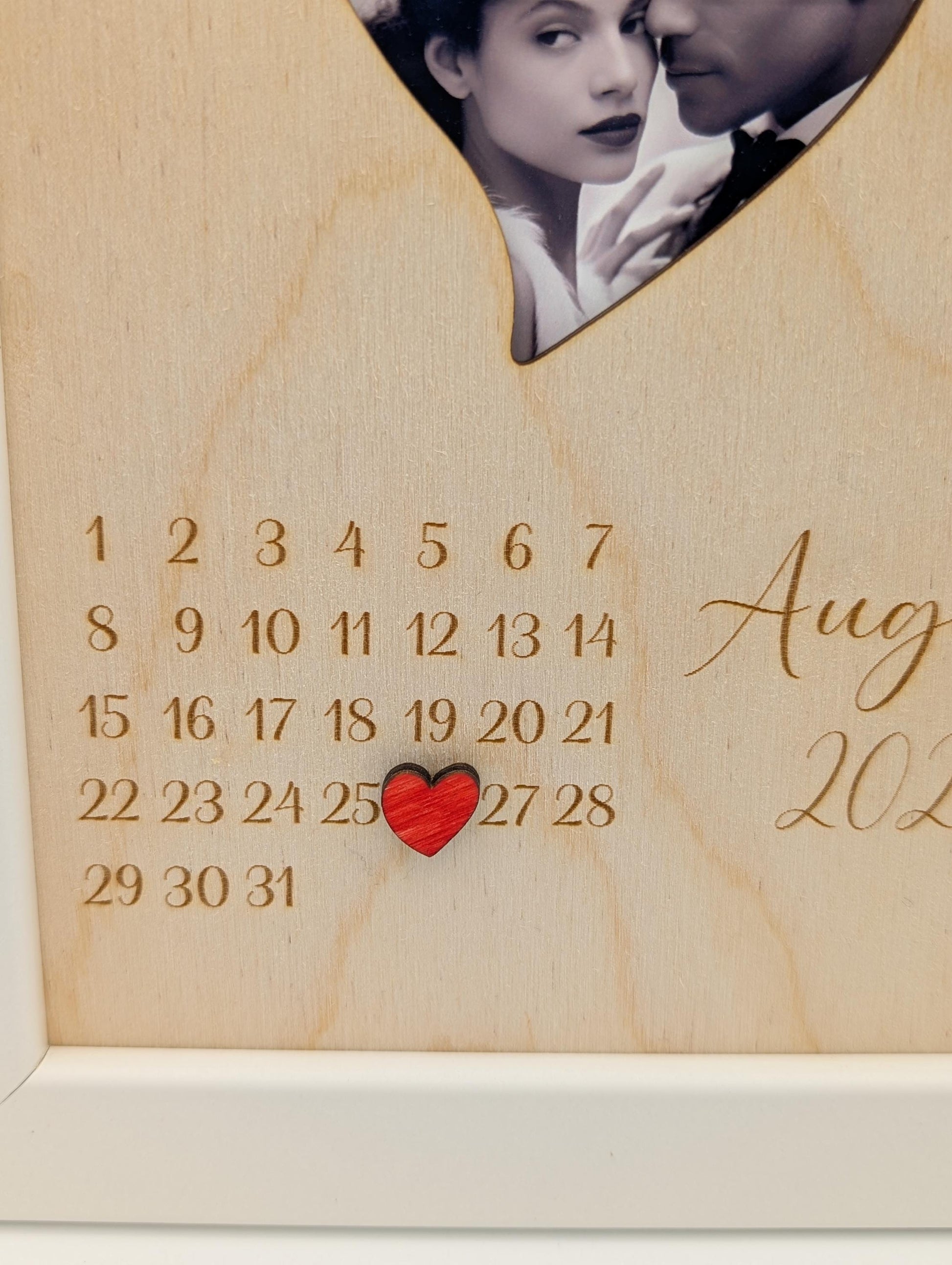 Hochzeitsgeschenk im Bilderrahmen, Brautpaar im Herzausschnitt als Geschenk zur Hochzeit, Schöne Erinnerung zum Hochzeitstag