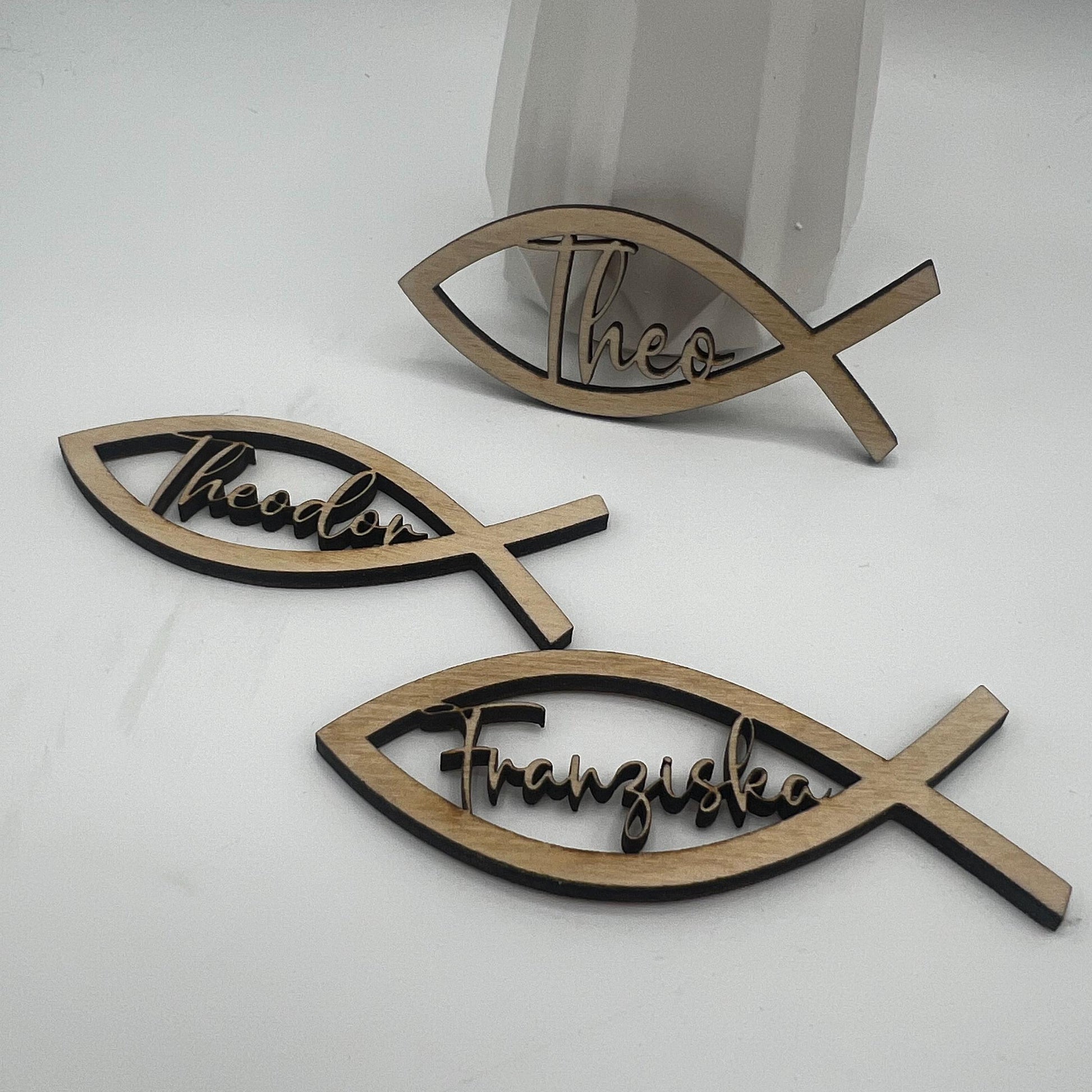 Streudeko zur Konfirmation, Fische aus Holz mit Namen