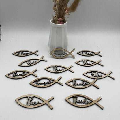 Streudeko zur Konfirmation, Fische aus Holz mit Namen