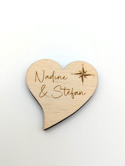 Namensschilder Herz, Tischdeko, Platzkarten für Gäste zur Hochzeit aus Holz mit Lasergravur