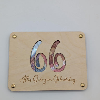 Personalisiertes Geschenk zur Rente – Hochwertige Holzkarte mit Gravur, ideal als Geldgeschenk oder Gutscheinhalter. Individuell mit Name, Datum oder Widmung gestaltbar. Perfektes Abschiedsgeschenk für den Ruhestand.