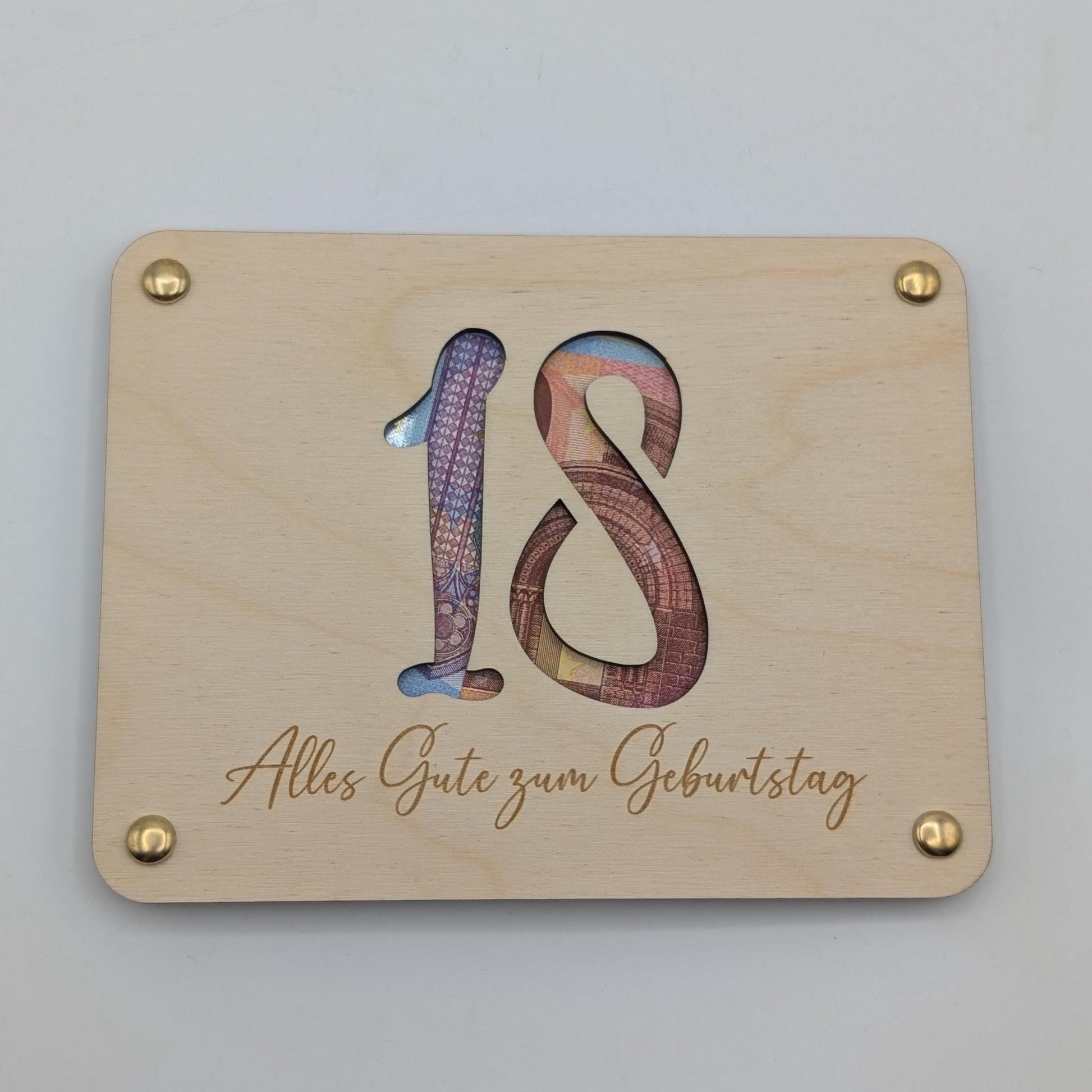 Personalisiertes Geschenk zum 18. Geburtstag – Hochwertige Holzkarte mit Gravur, perfekt als Geldgeschenk oder Gutscheinhalter. Individuell mit Name, Datum oder persönlicher Widmung gestaltbar. Ein besonderes Erinnerungsstück zum Erwachsenwerden!