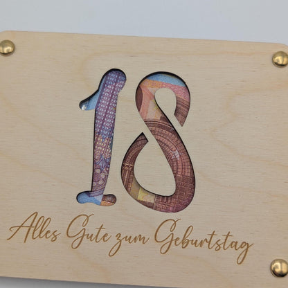 Personalisiertes Geschenk zum 18. Geburtstag – Hochwertige Holzkarte mit Gravur, perfekt als Geldgeschenk oder Gutscheinhalter. Individuell mit Name, Datum oder persönlicher Widmung gestaltbar. Ein besonderes Erinnerungsstück zum Erwachsenwerden!