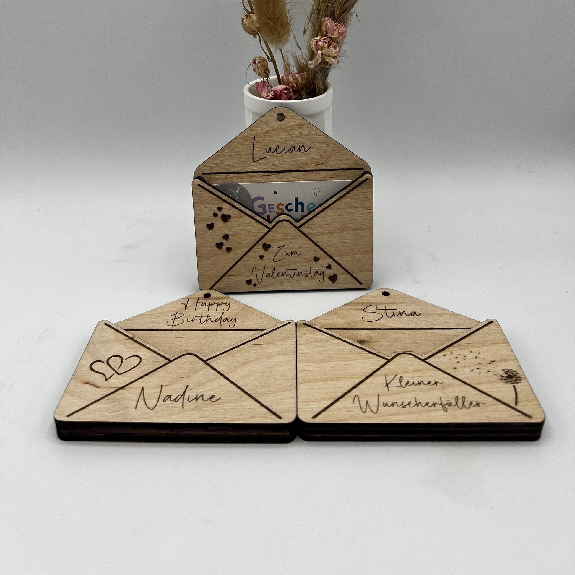 Kleiner Briefumschlag aus Holz, zum verschenken von Geld oder Gutscheinen, als Alternative zum Klassischen Umschlag, auf Wunsch auch Personalisiert mit Namen