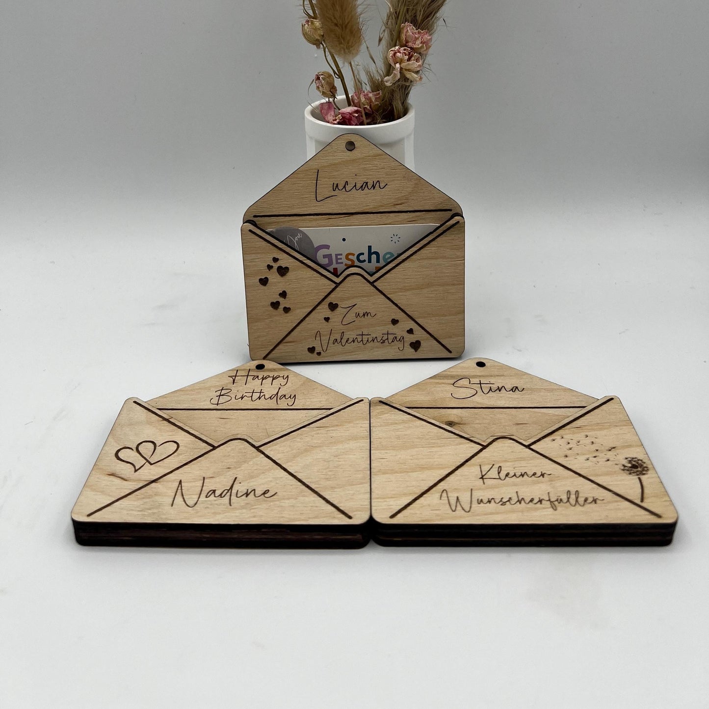 Kleiner Briefumschlag aus Holz, zum verschenken von Geld oder Gutscheinen, als Alternative zum Klassischen Umschlag, auf Wunsch auch Personalisiert mit Namen