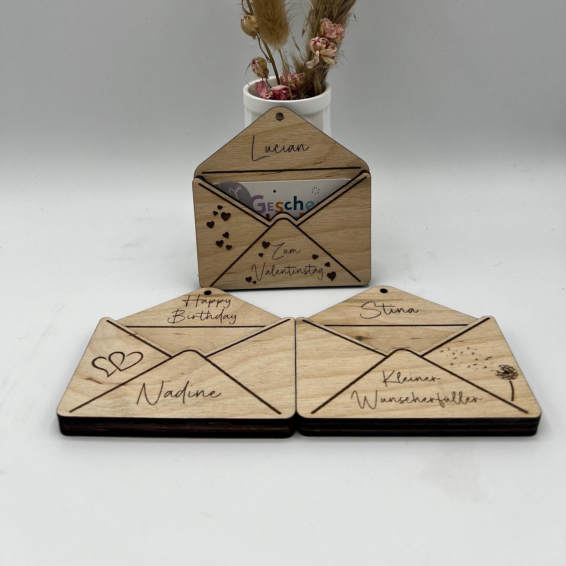 Kleiner Briefumschlag aus Holz, zum verschenken von Geld oder Gutscheinen, als Alternative zum Klassischen Umschlag, auf Wunsch auch Personalisiert mit Namen