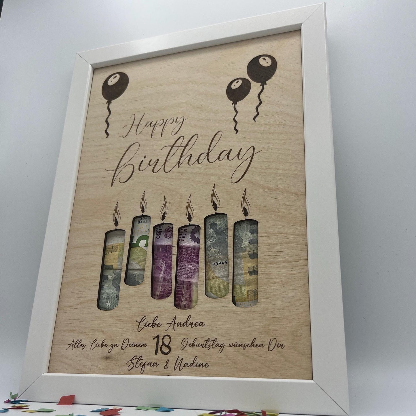 Personalisiertes Geldgeschenk zum Geburtstag, Motiv Luftballons mit Happy Birthday, Name vom Geburtstagkind & der Wünschenden sowie das Geburtstagsjahr können Graviert werden.