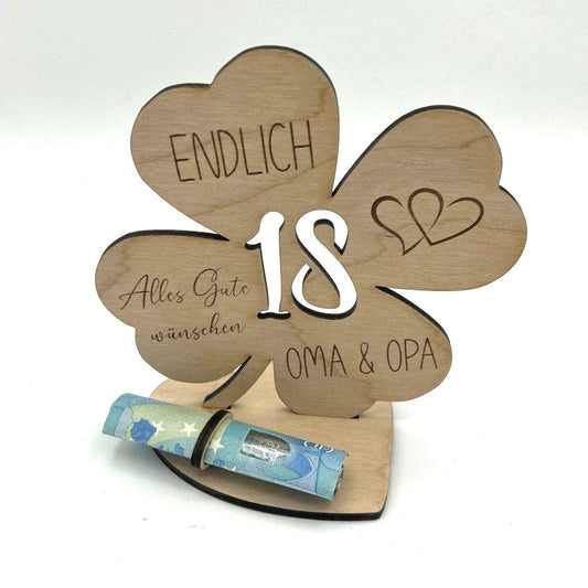 Kleeblatt aus Holz als Geldgeschenk zum Geburtstag oder Jubiläum. 2 verschiedene Größen wählbar, 12,5cm oder 18cm. Personalisierbar mit Namen.