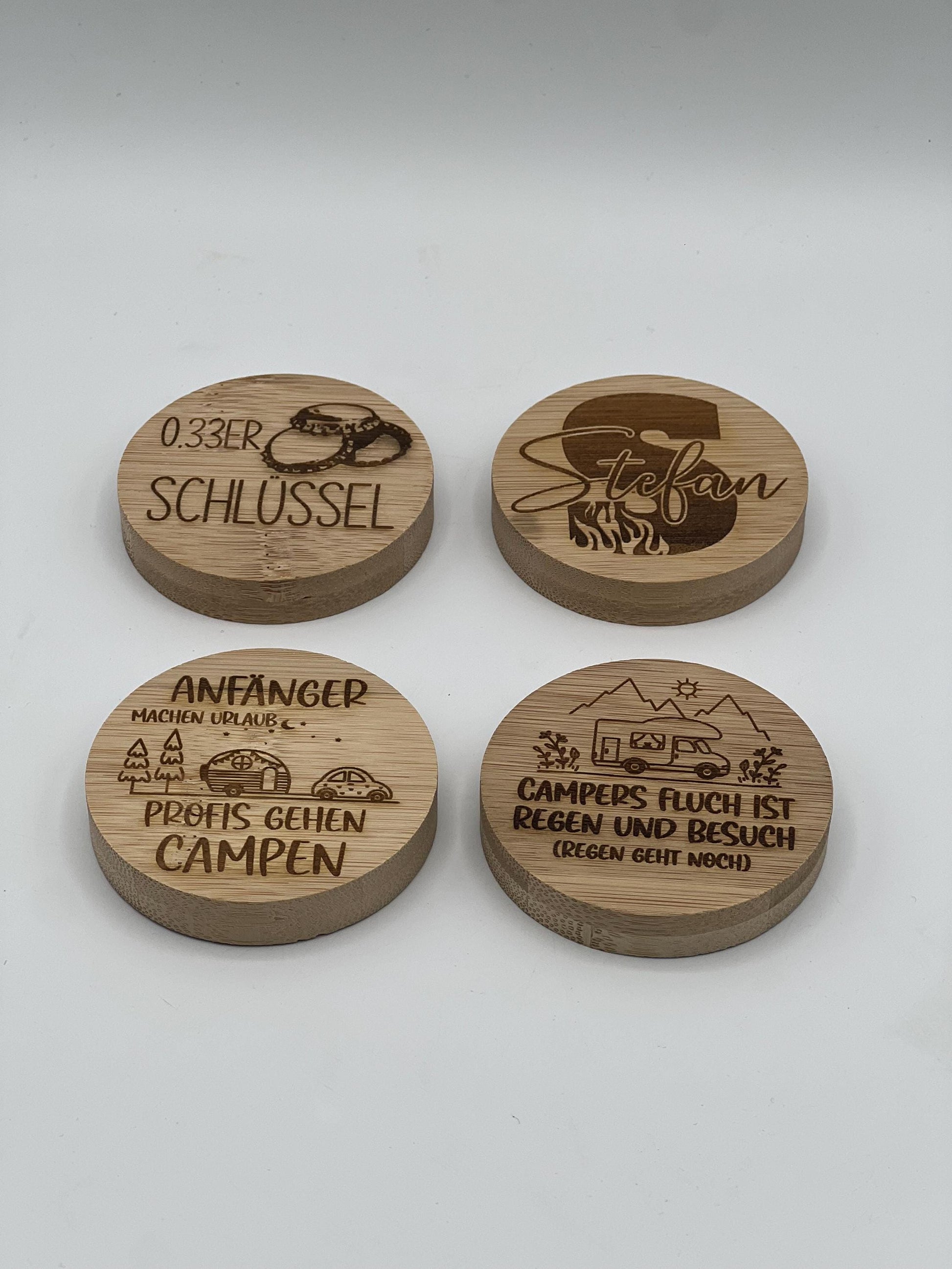 Flaschenöffner aus Holz, auf Wunsch personalisiert. 60mm Durchmesser mit Lasergravur